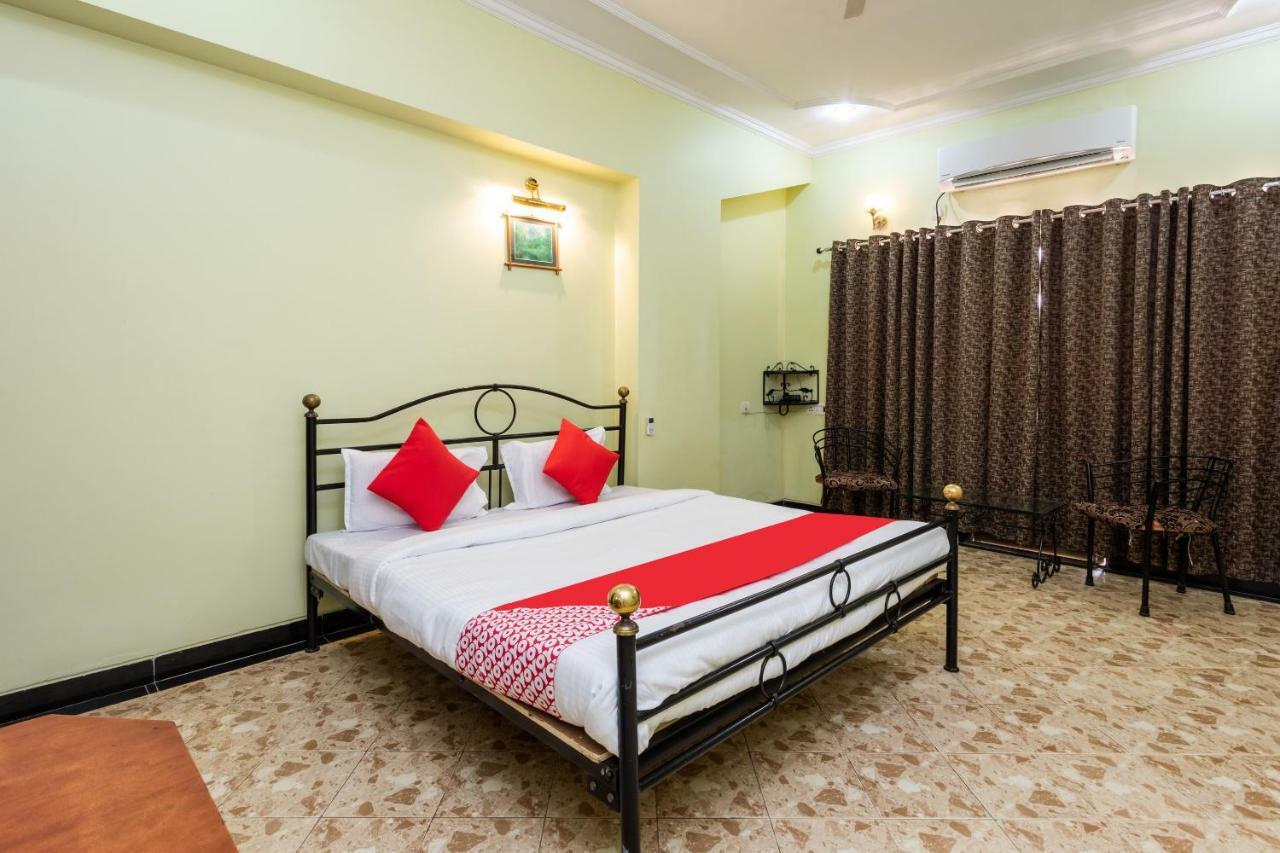 Oyo 38142 Girdhar Mahal Indore Exterior foto